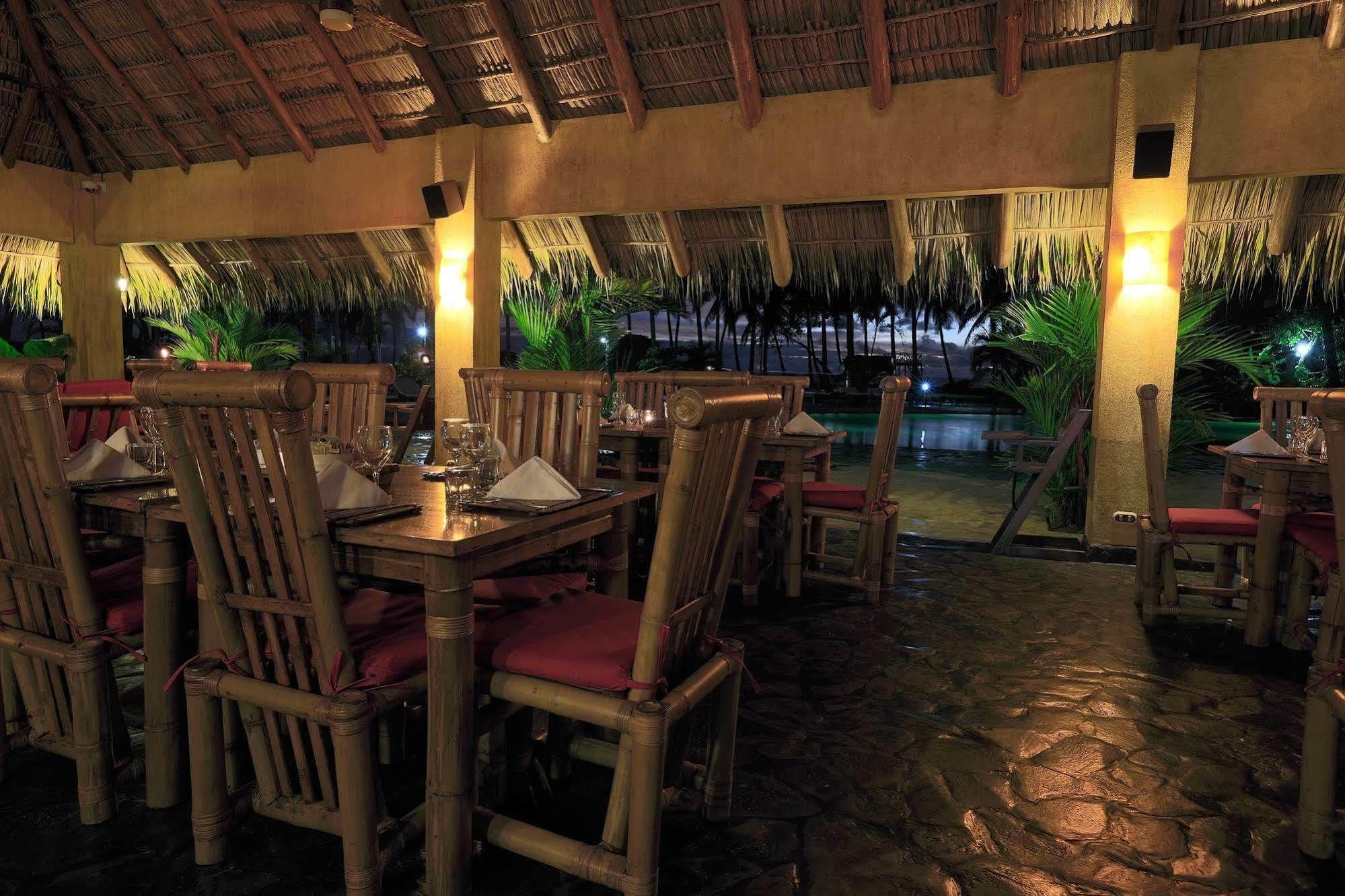 Clandestino Beach Resort Parrita Exterior foto